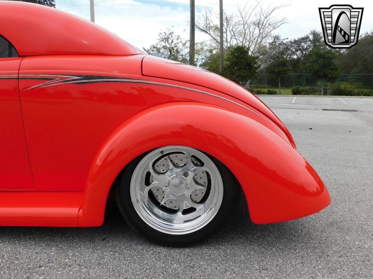 1939 Ford Custom