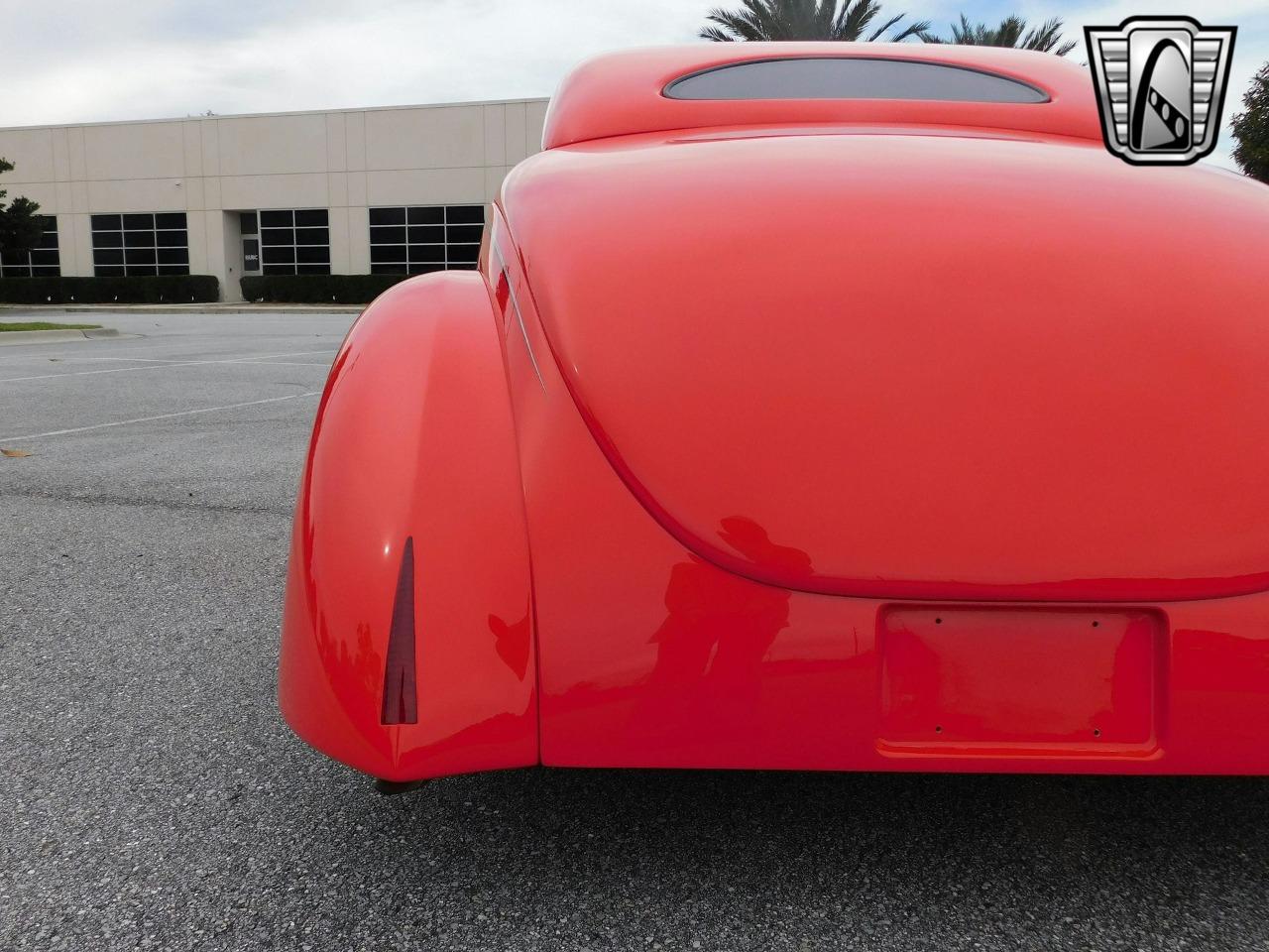 1939 Ford Custom