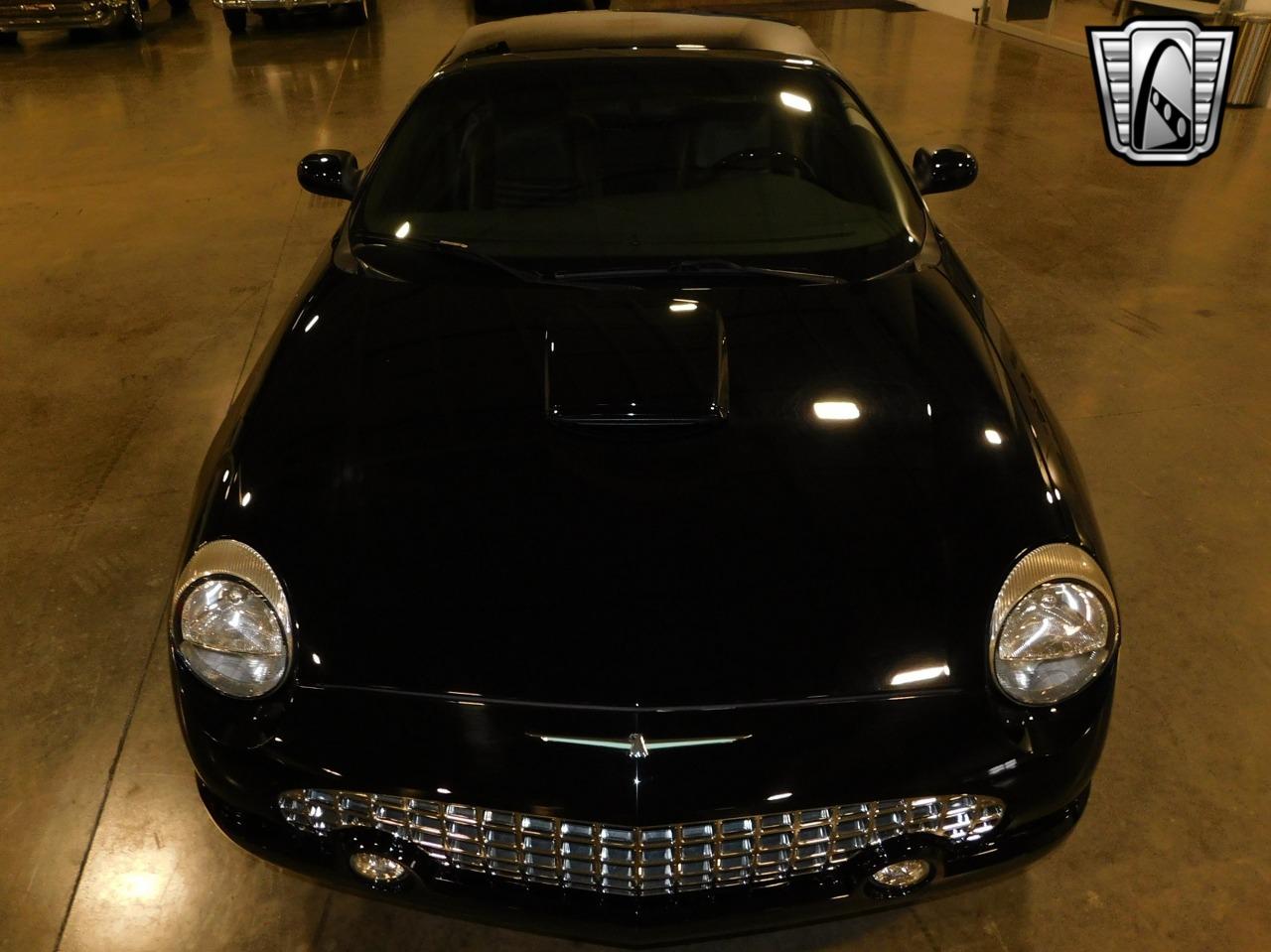 2002 Ford Thunderbird