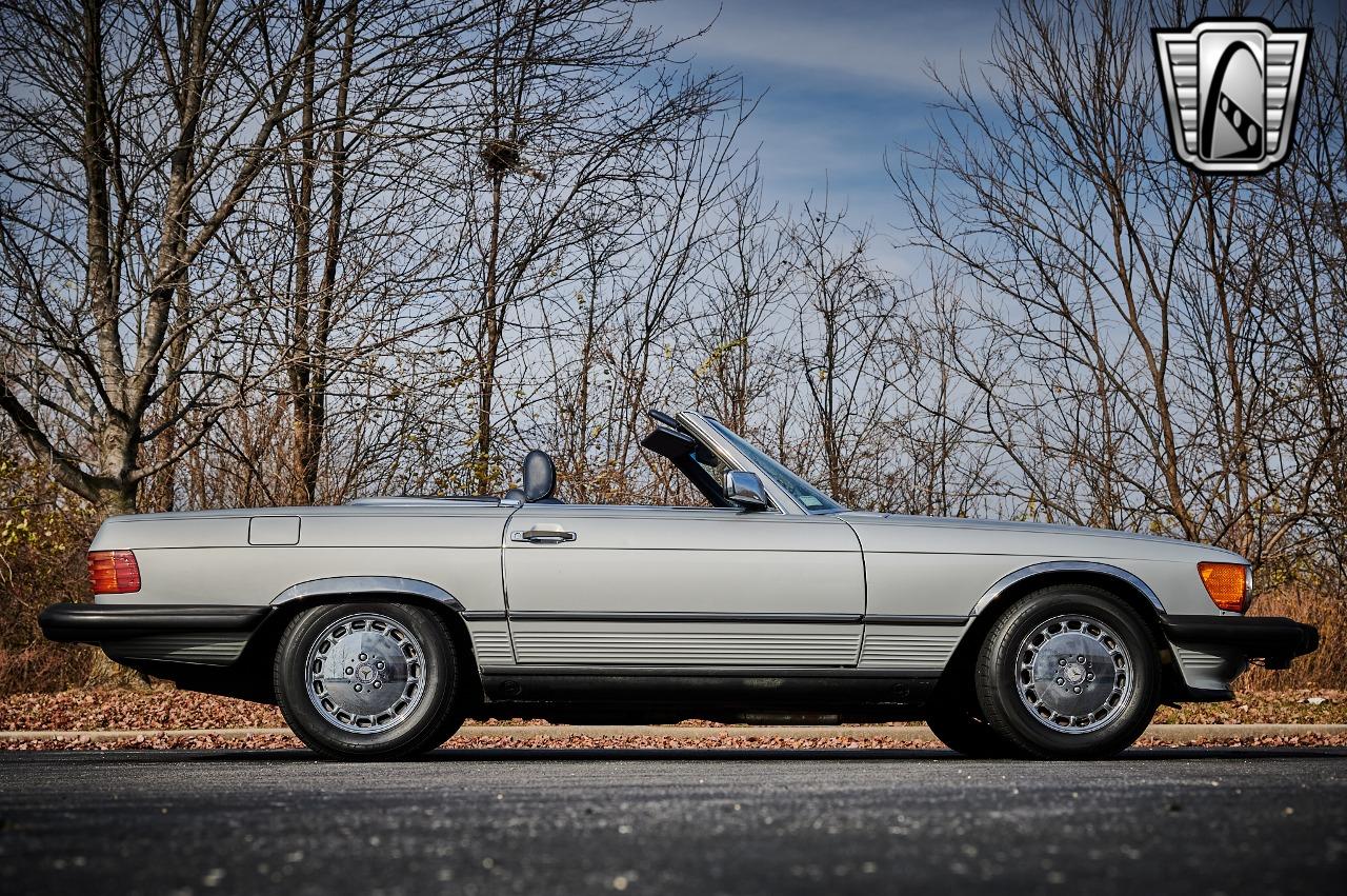 1988 Mercedes - Benz 560SL