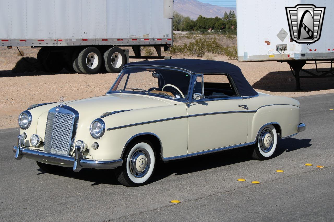 1960 Mercedes - Benz 220S