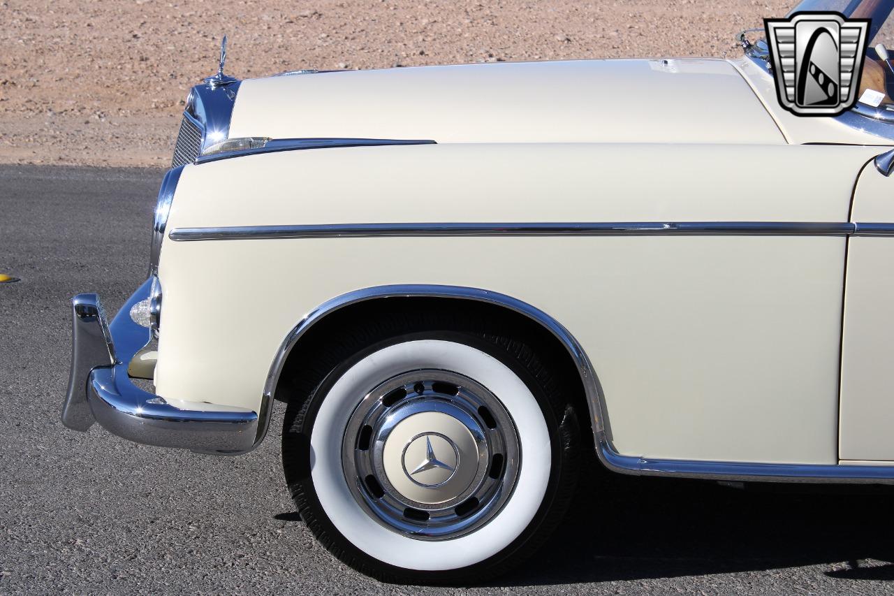 1960 Mercedes - Benz 220S