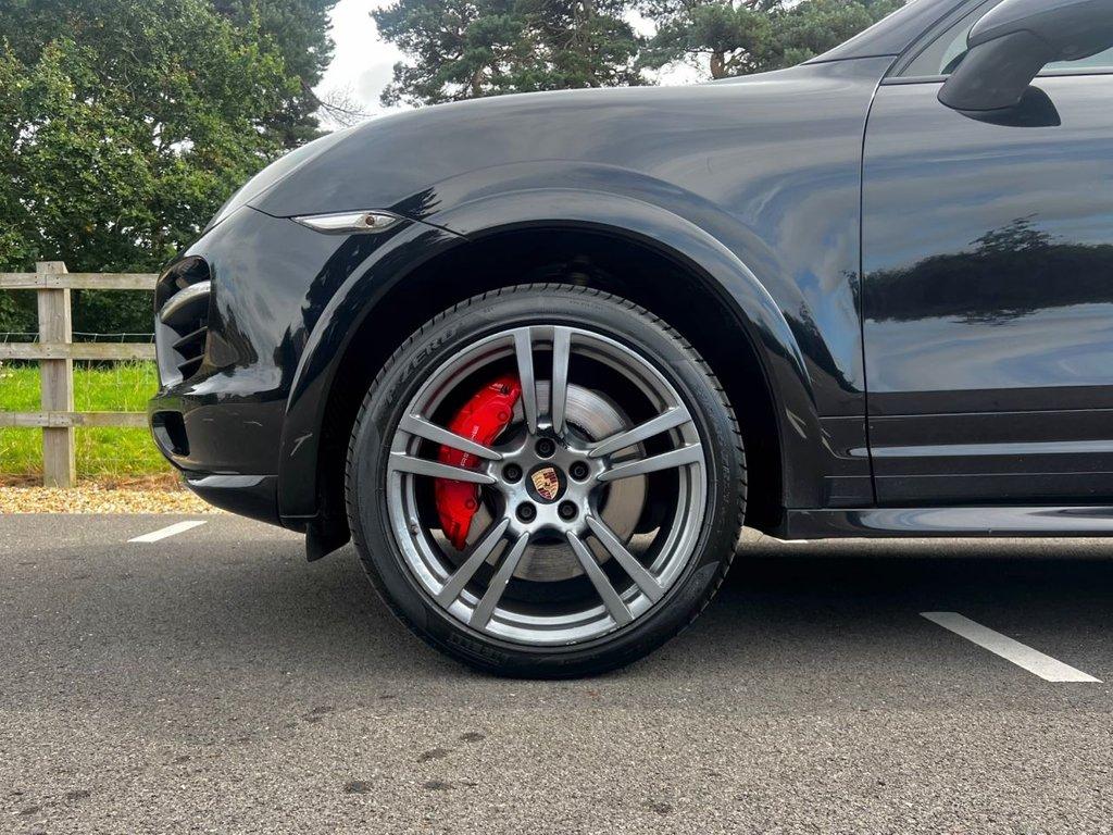 2014 Porsche 2014 06 CAYENNE 4.8 V8 TURBO 500 BHP