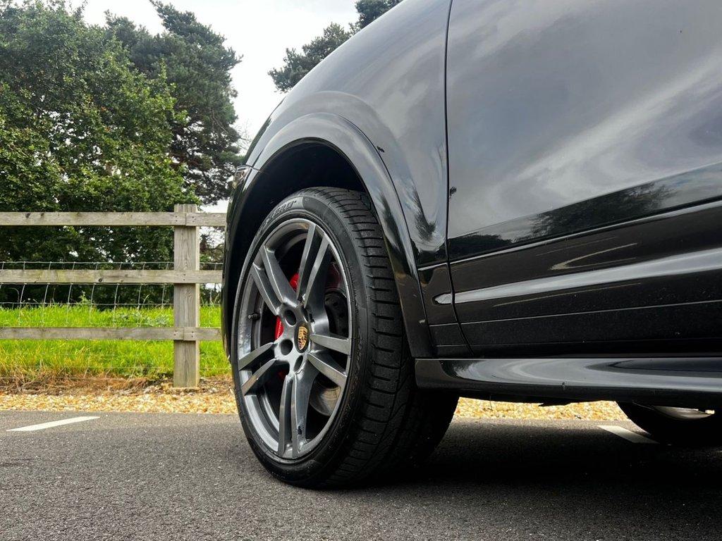 2014 Porsche 2014 06 CAYENNE 4.8 V8 TURBO 500 BHP