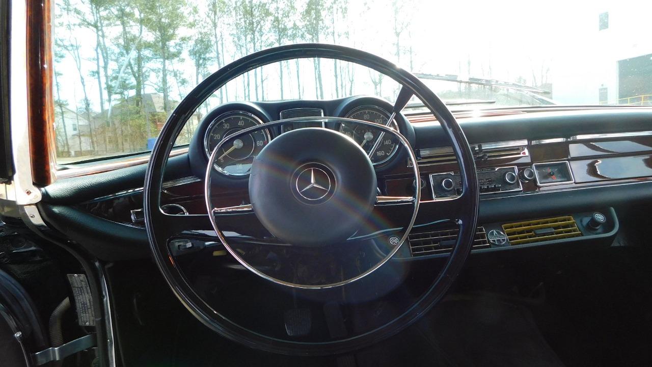 1969 Mercedes - Benz 280SE