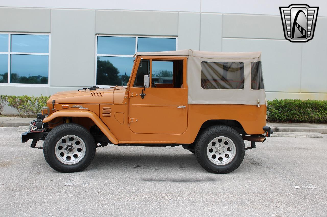 1974 Toyota FJ40