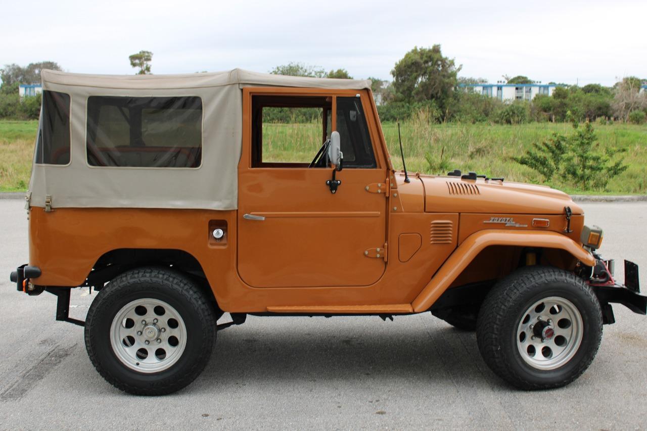 1974 Toyota FJ40