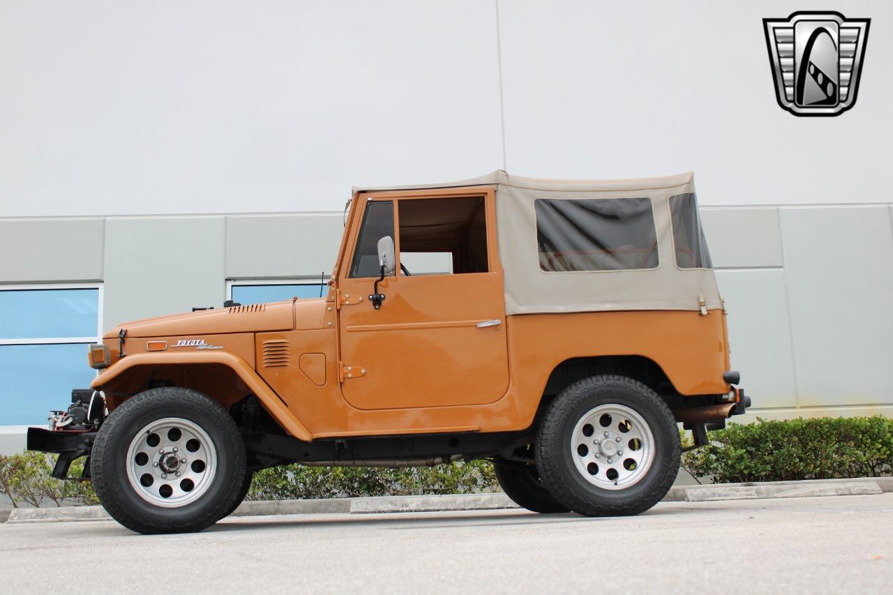 1974 Toyota FJ40