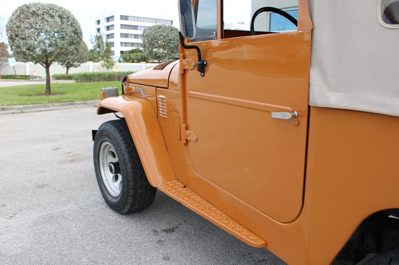 1974 Toyota FJ40