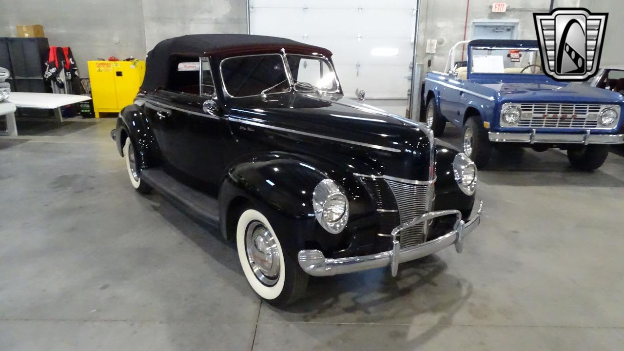 1940 Ford Deluxe