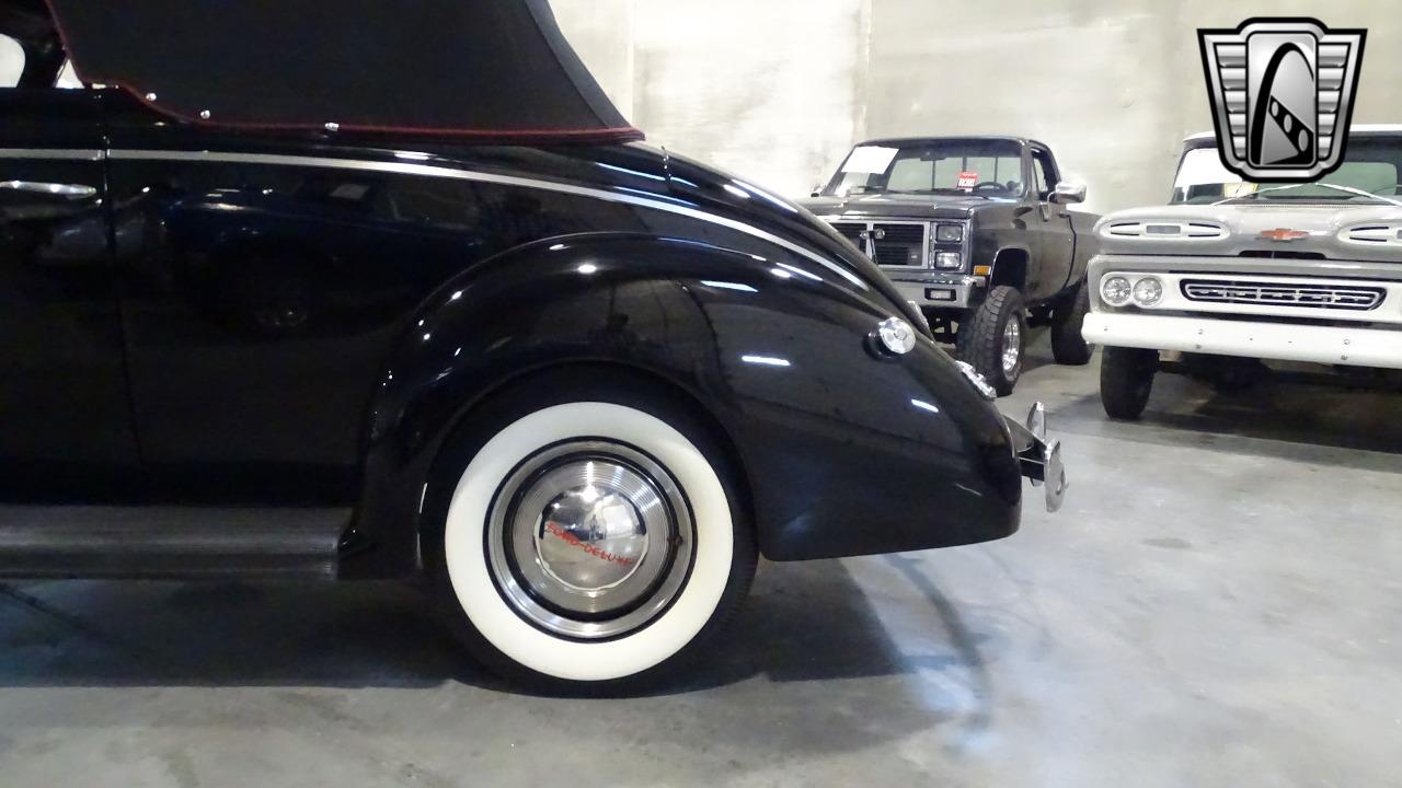 1940 Ford Deluxe