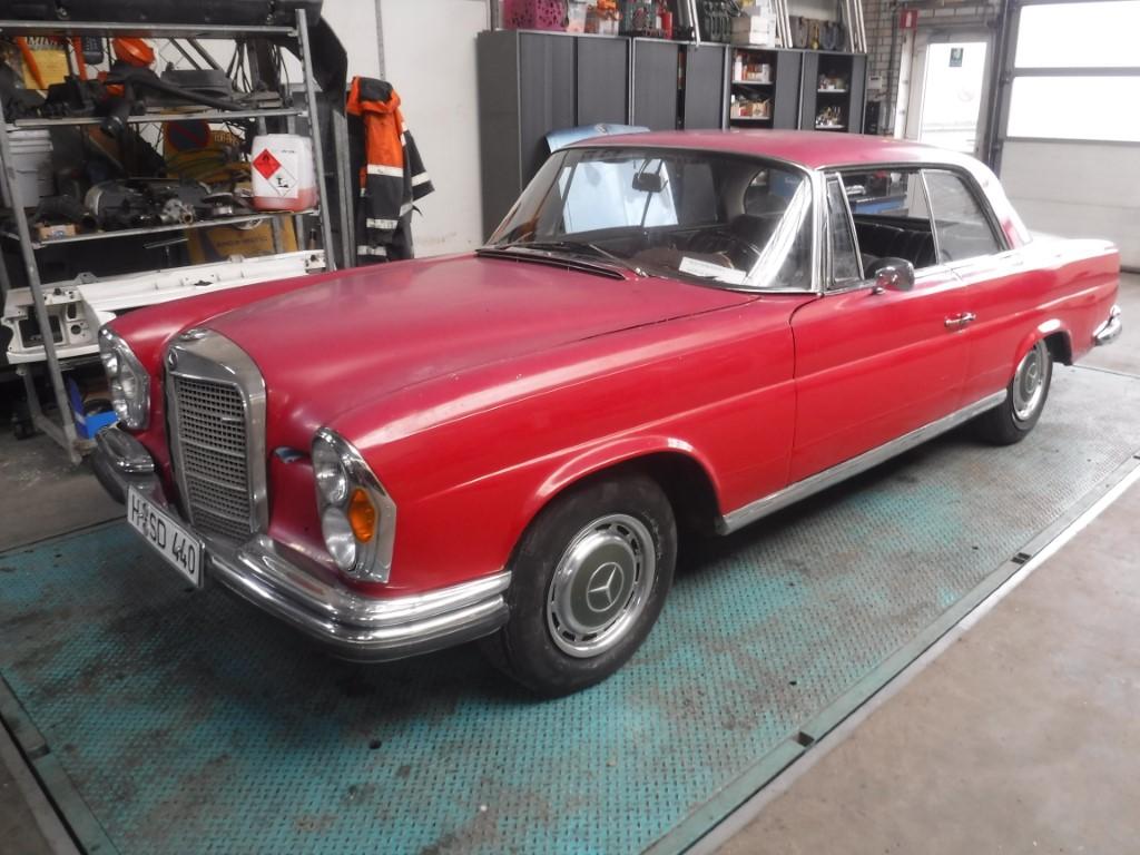 1965 Mercedes - Benz 250SE Coupe no. 85252