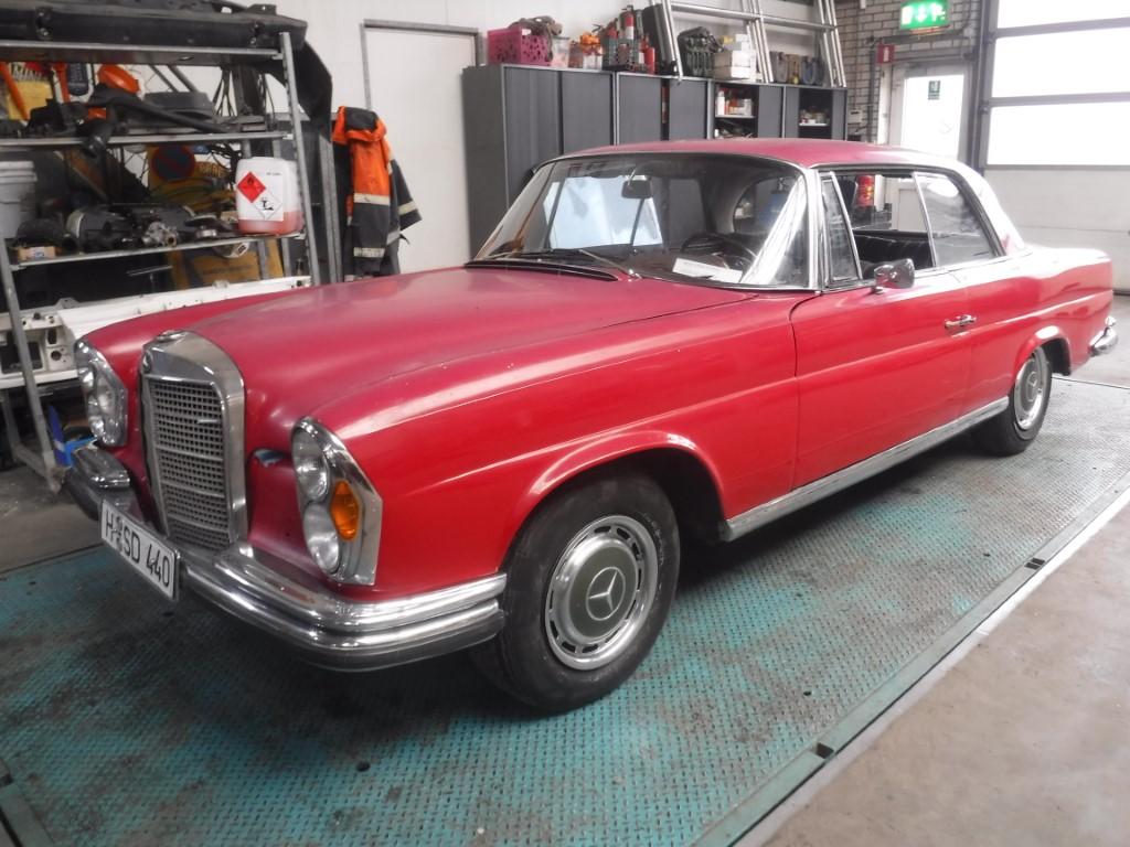 1965 Mercedes - Benz 250SE Coupe no. 85252