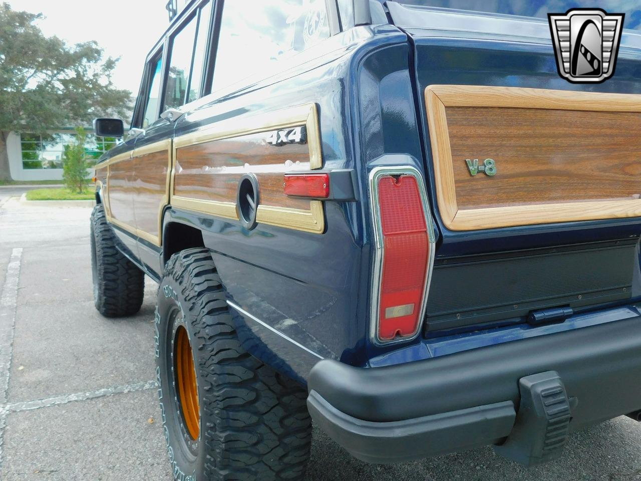 1989 Jeep Grand Wagoneer