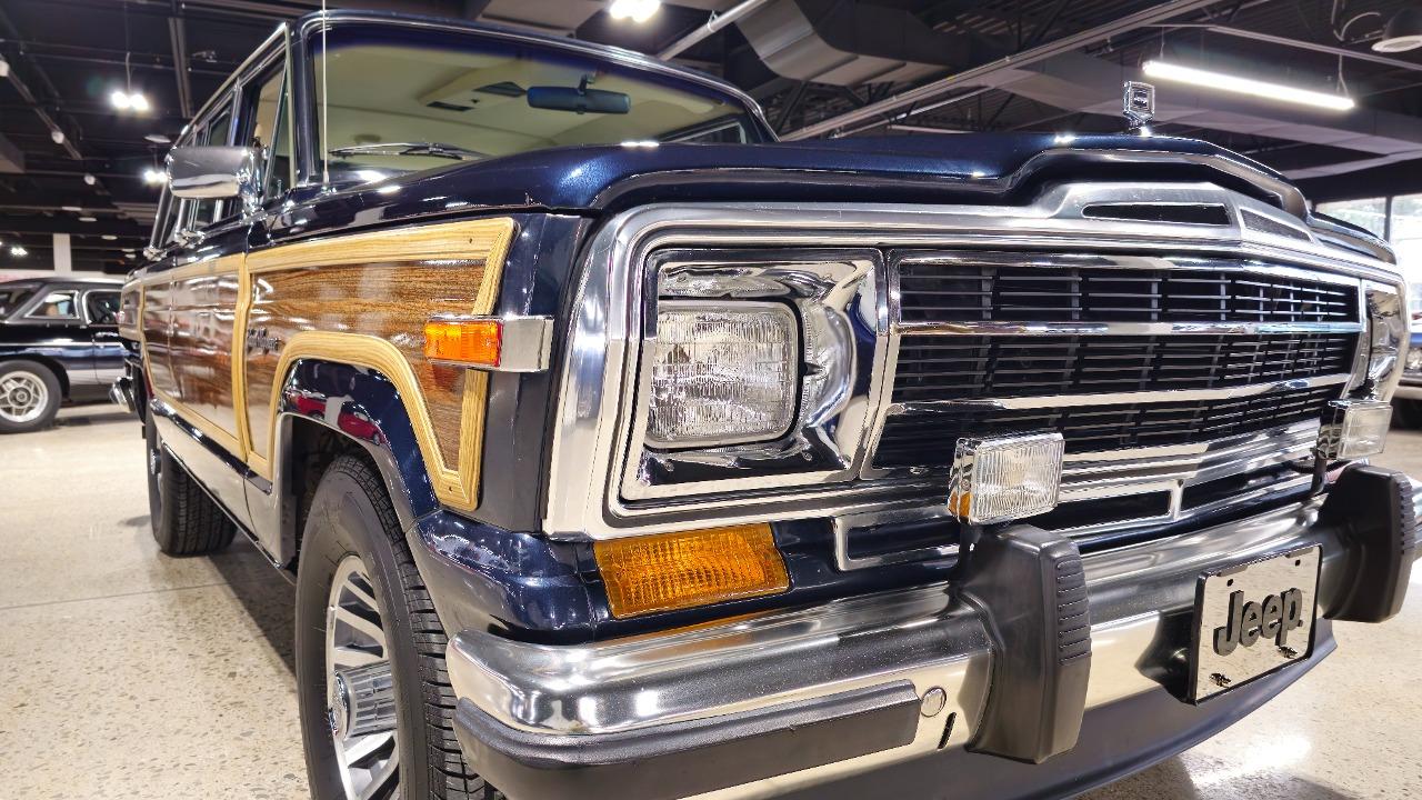 1990 Jeep Grand Wagoneer