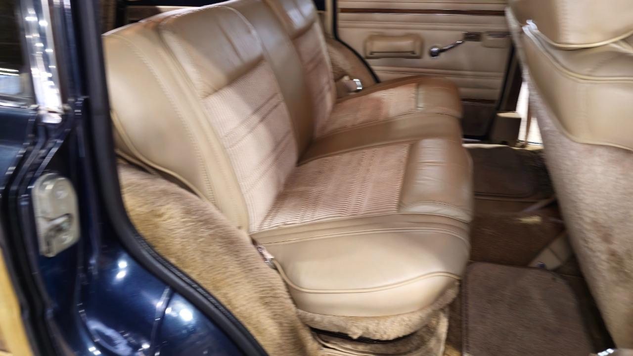 1990 Jeep Grand Wagoneer