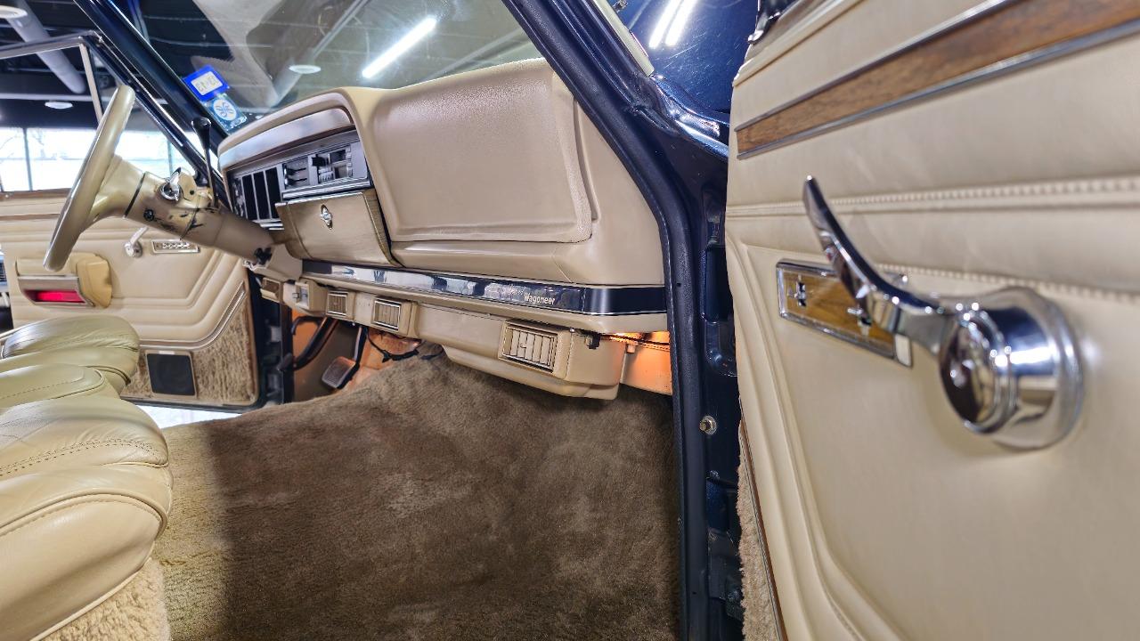 1990 Jeep Grand Wagoneer