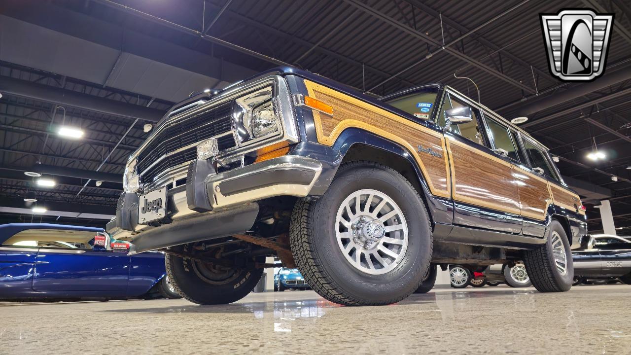 1990 Jeep Grand Wagoneer