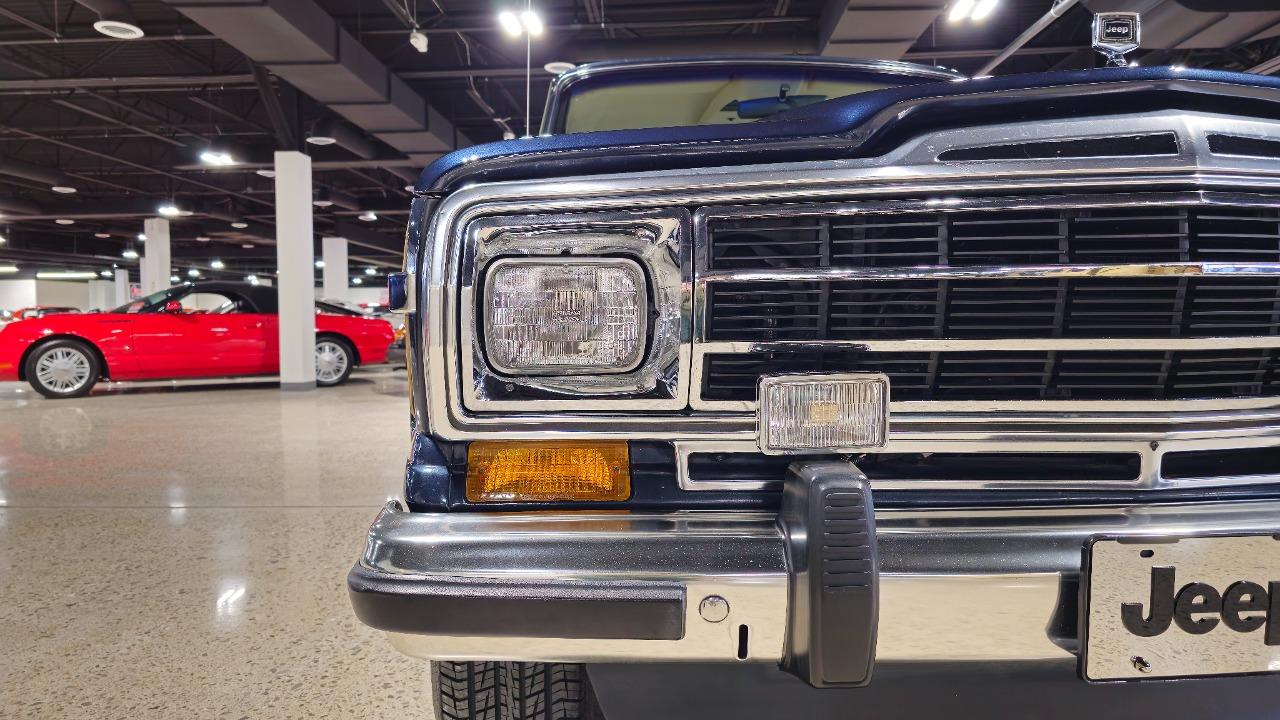 1990 Jeep Grand Wagoneer