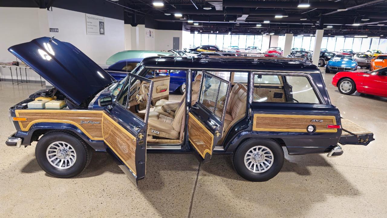 1990 Jeep Grand Wagoneer