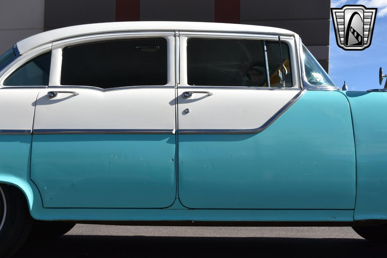 1955 Pontiac Chieftain