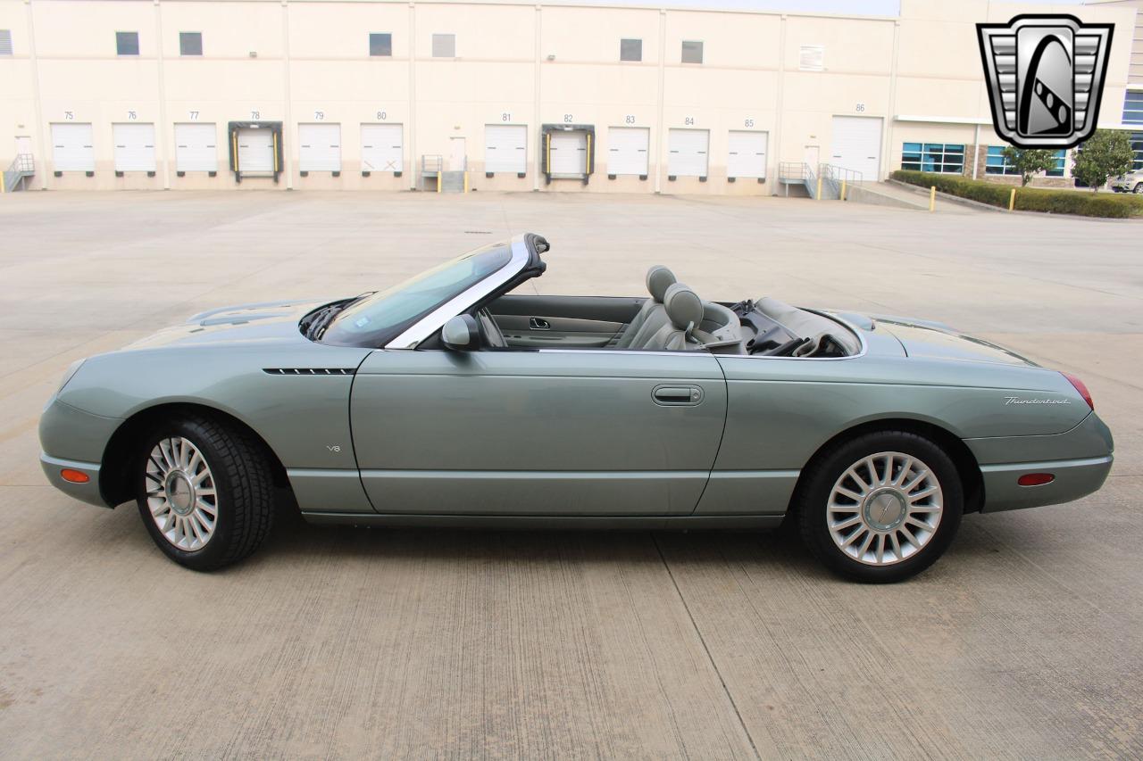 2004 Ford Thunderbird