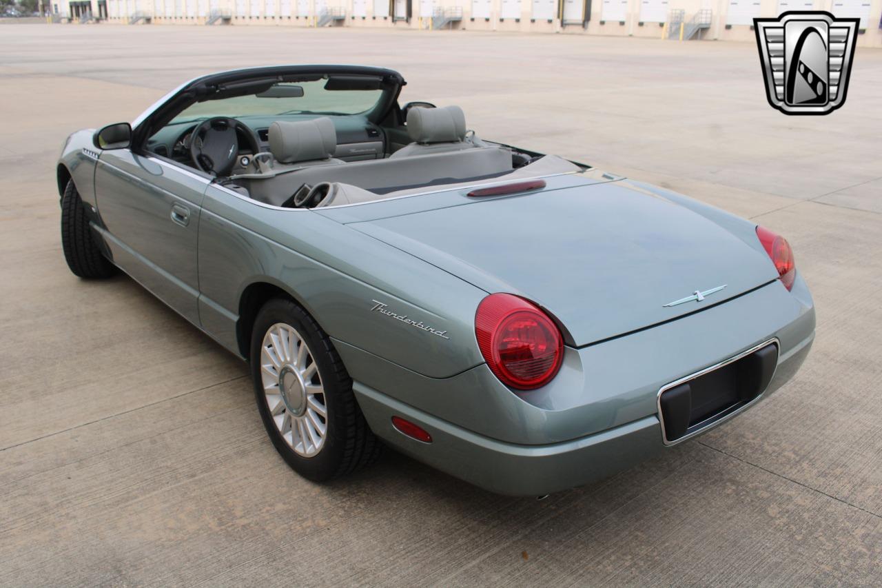 2004 Ford Thunderbird