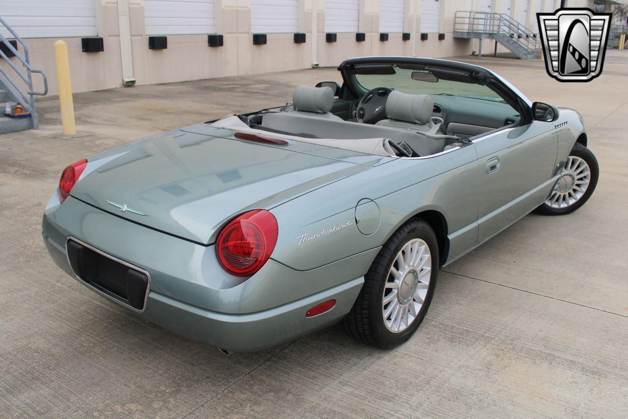 2004 Ford Thunderbird