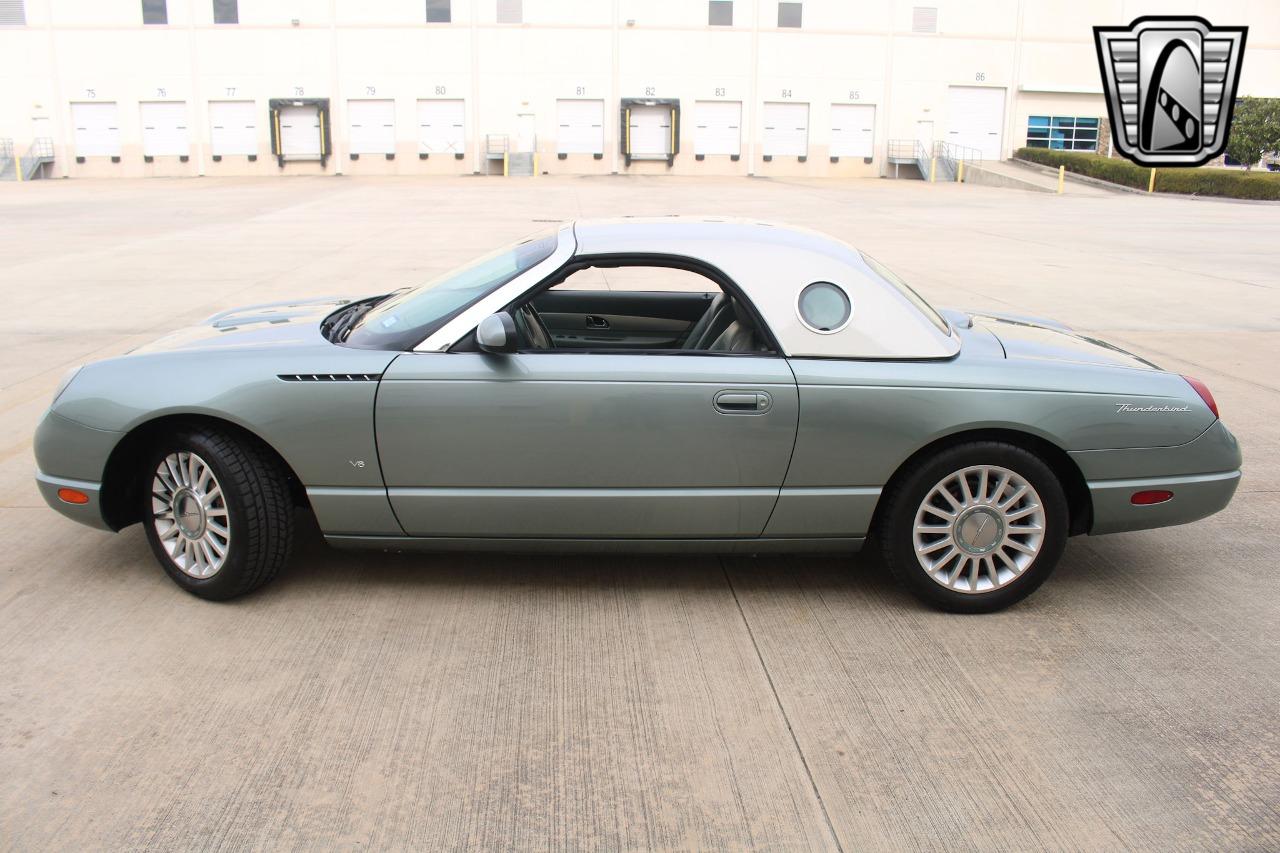 2004 Ford Thunderbird