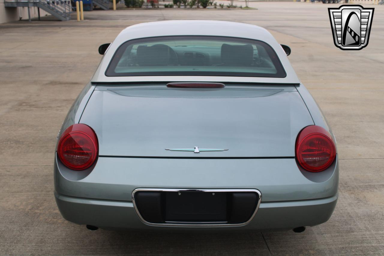 2004 Ford Thunderbird