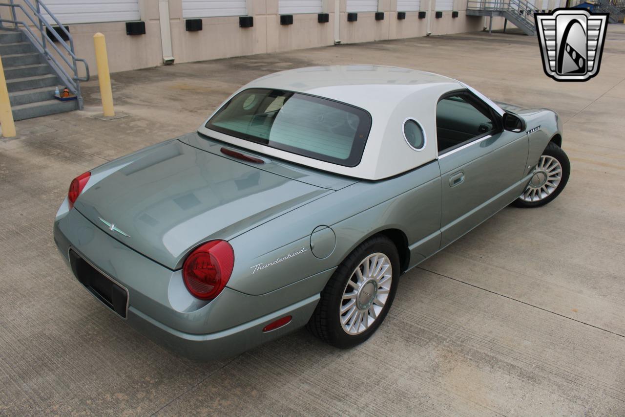 2004 Ford Thunderbird