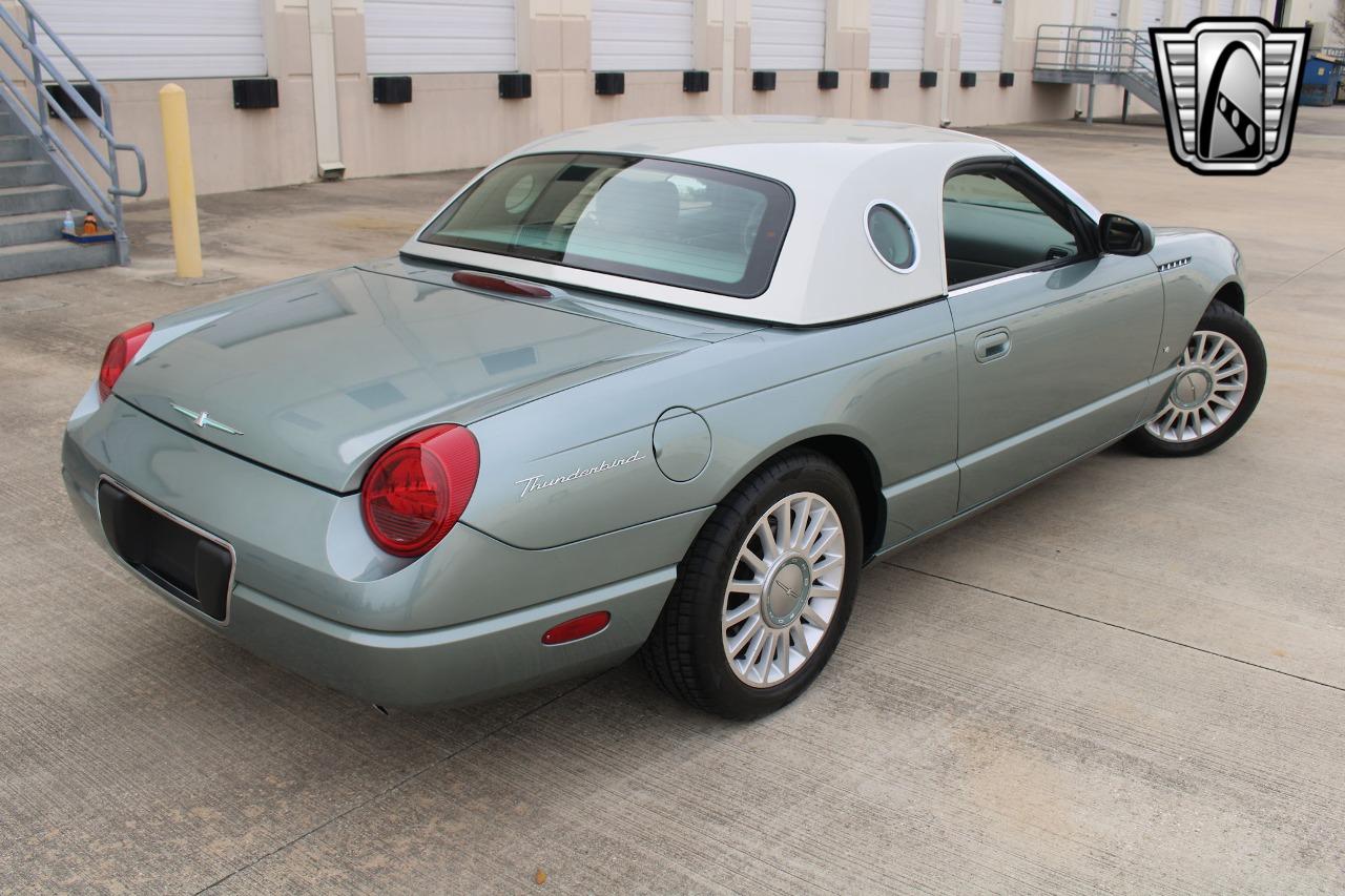 2004 Ford Thunderbird