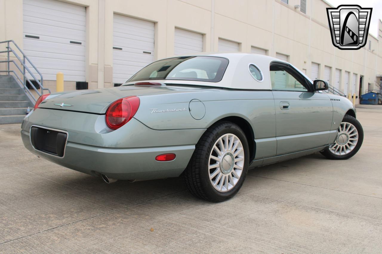 2004 Ford Thunderbird