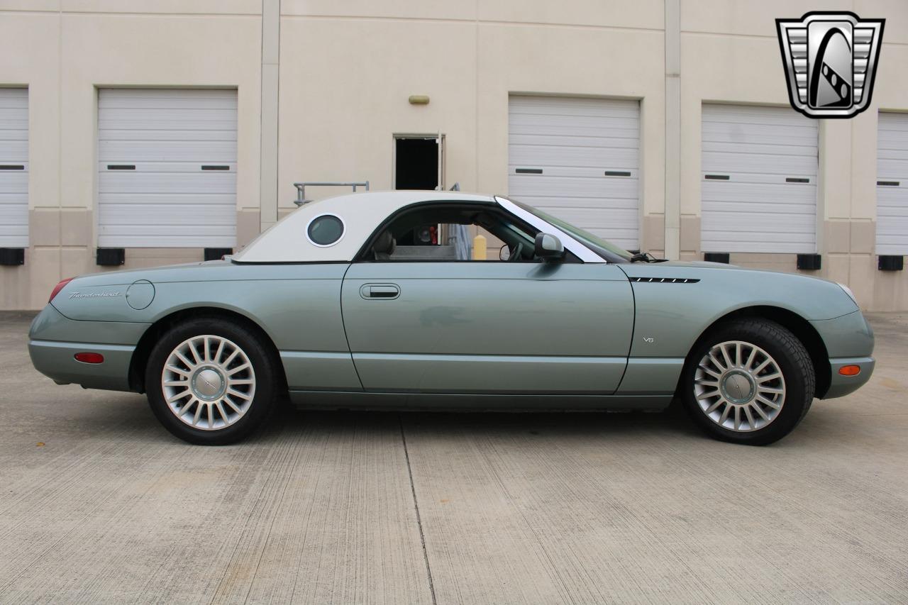 2004 Ford Thunderbird