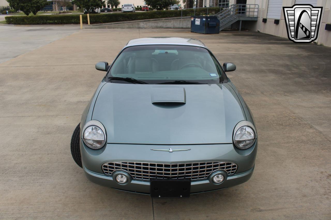 2004 Ford Thunderbird