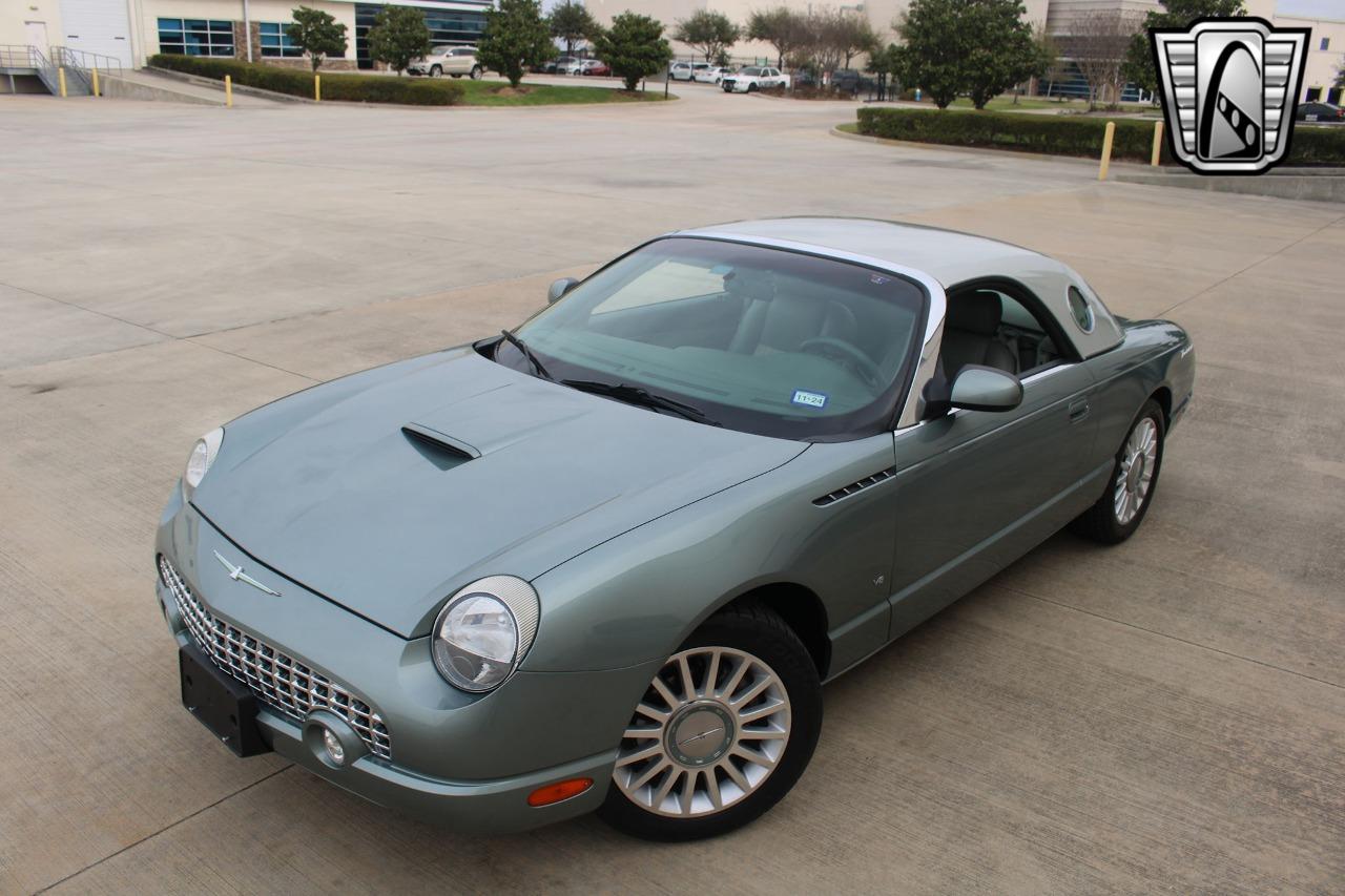 2004 Ford Thunderbird