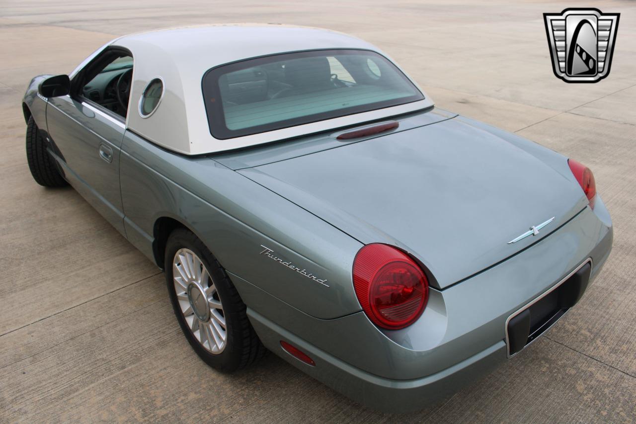 2004 Ford Thunderbird