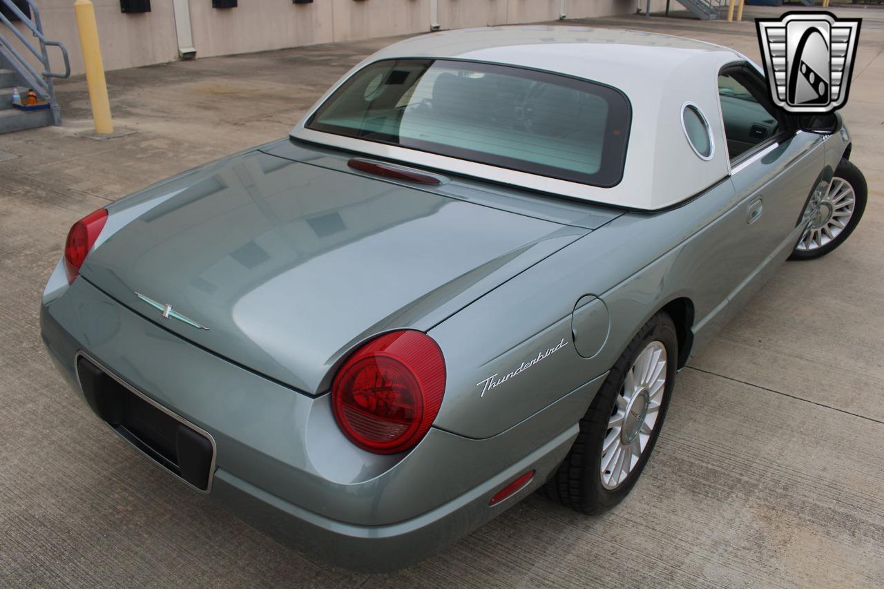 2004 Ford Thunderbird