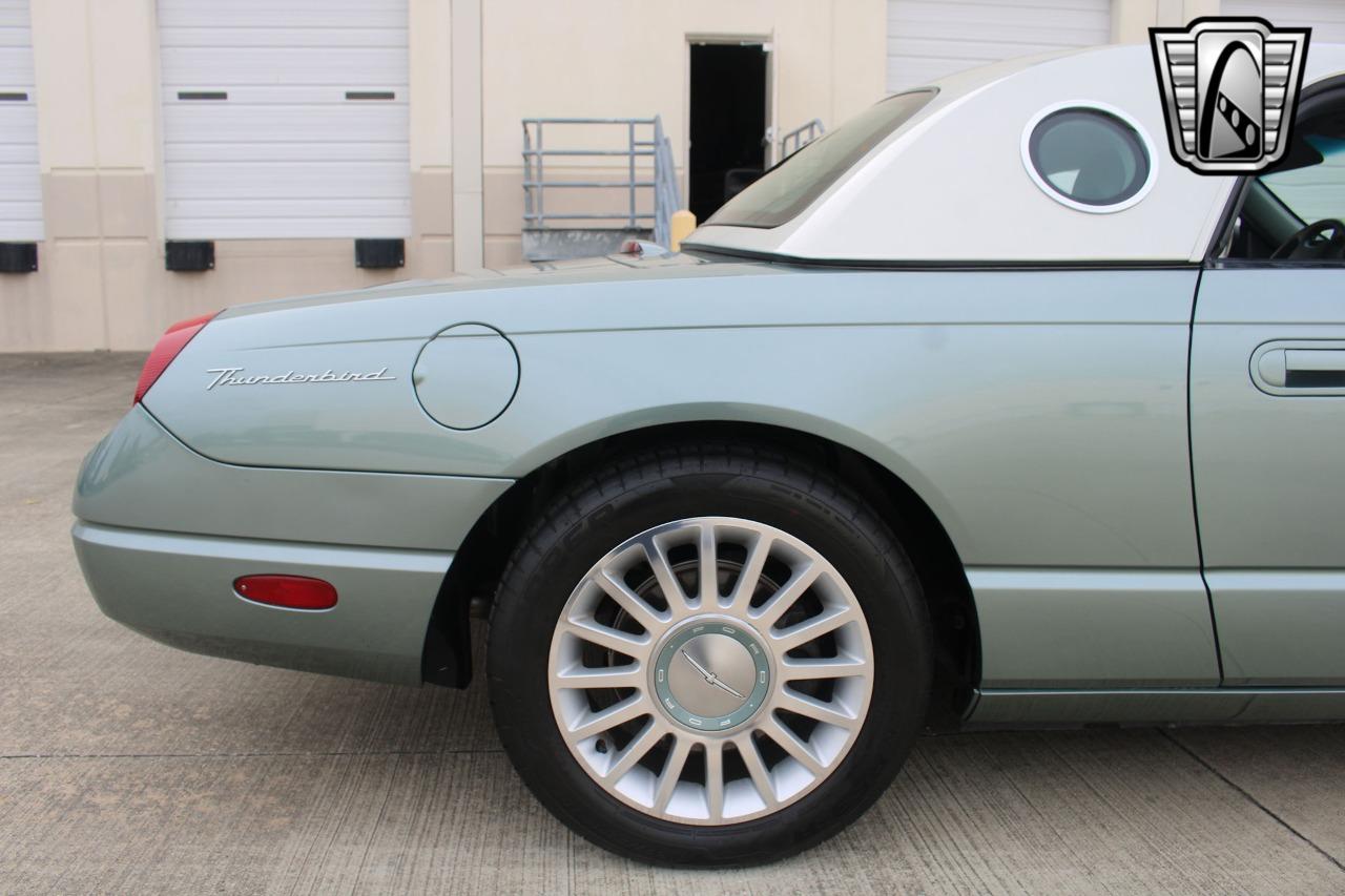 2004 Ford Thunderbird