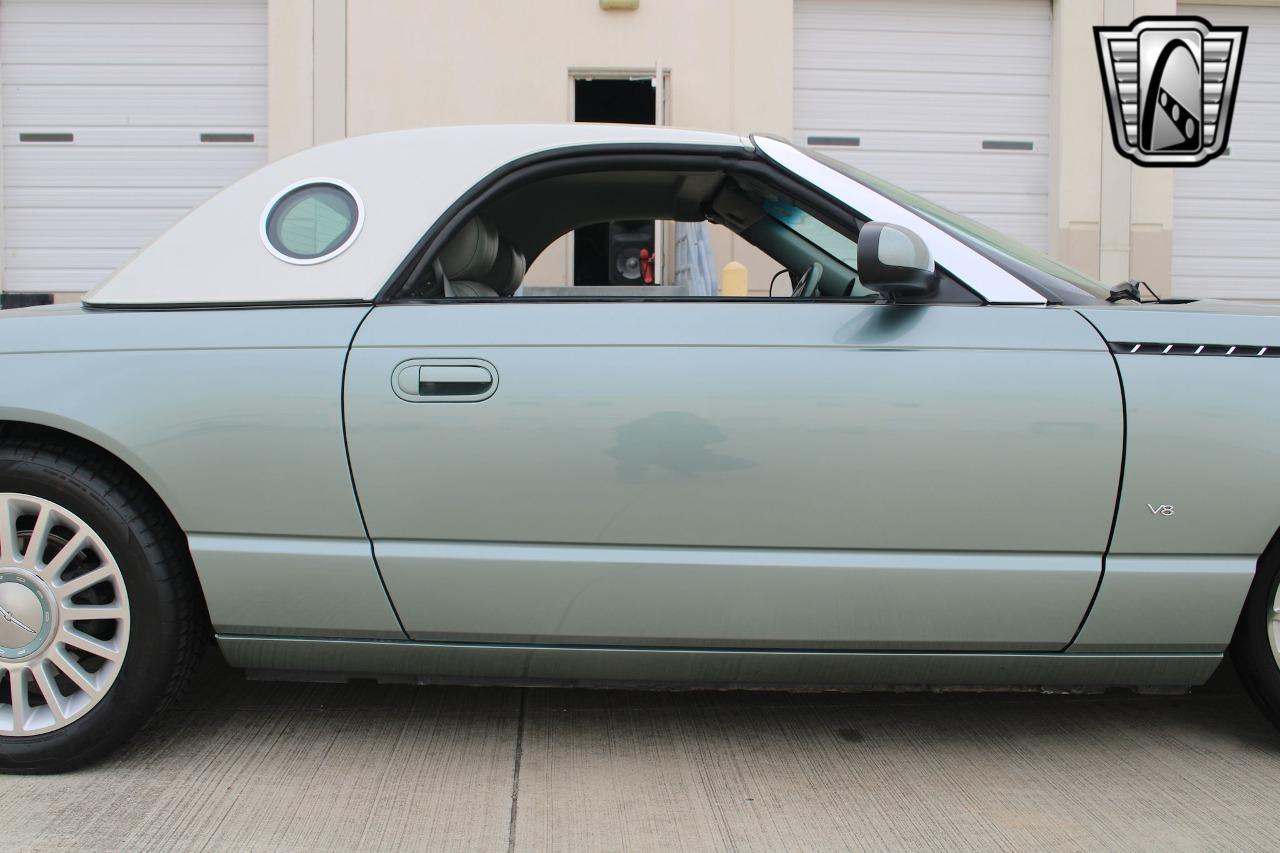 2004 Ford Thunderbird