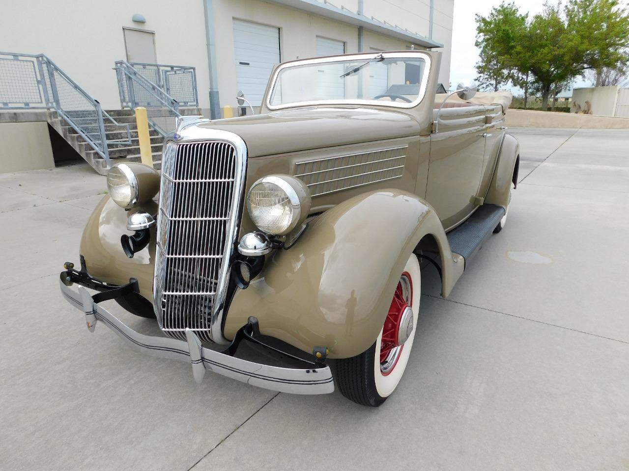 1935 Ford Model 48