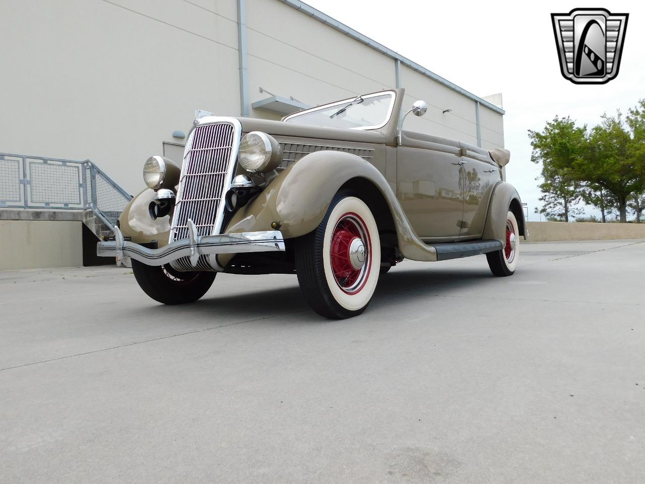 1935 Ford Model 48