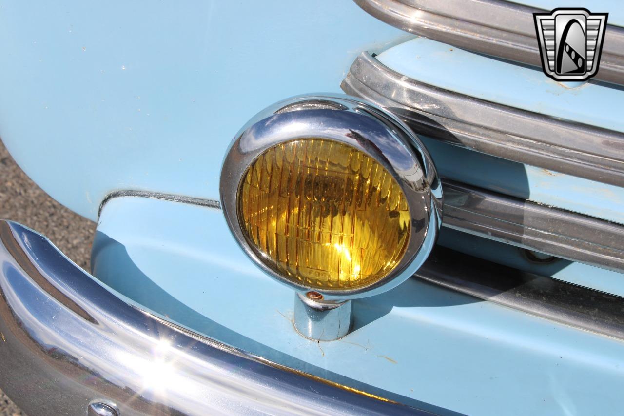 1947 Ford Super Deluxe