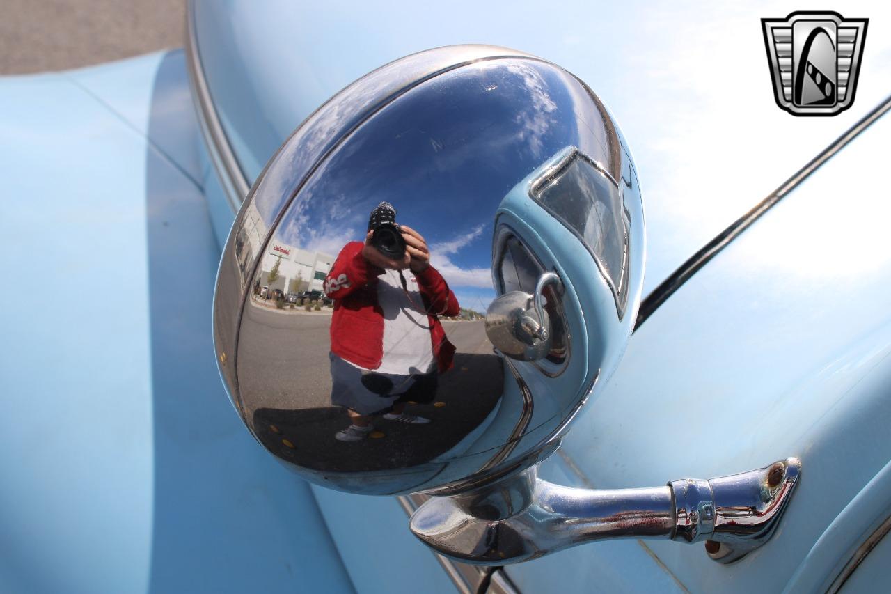 1947 Ford Super Deluxe