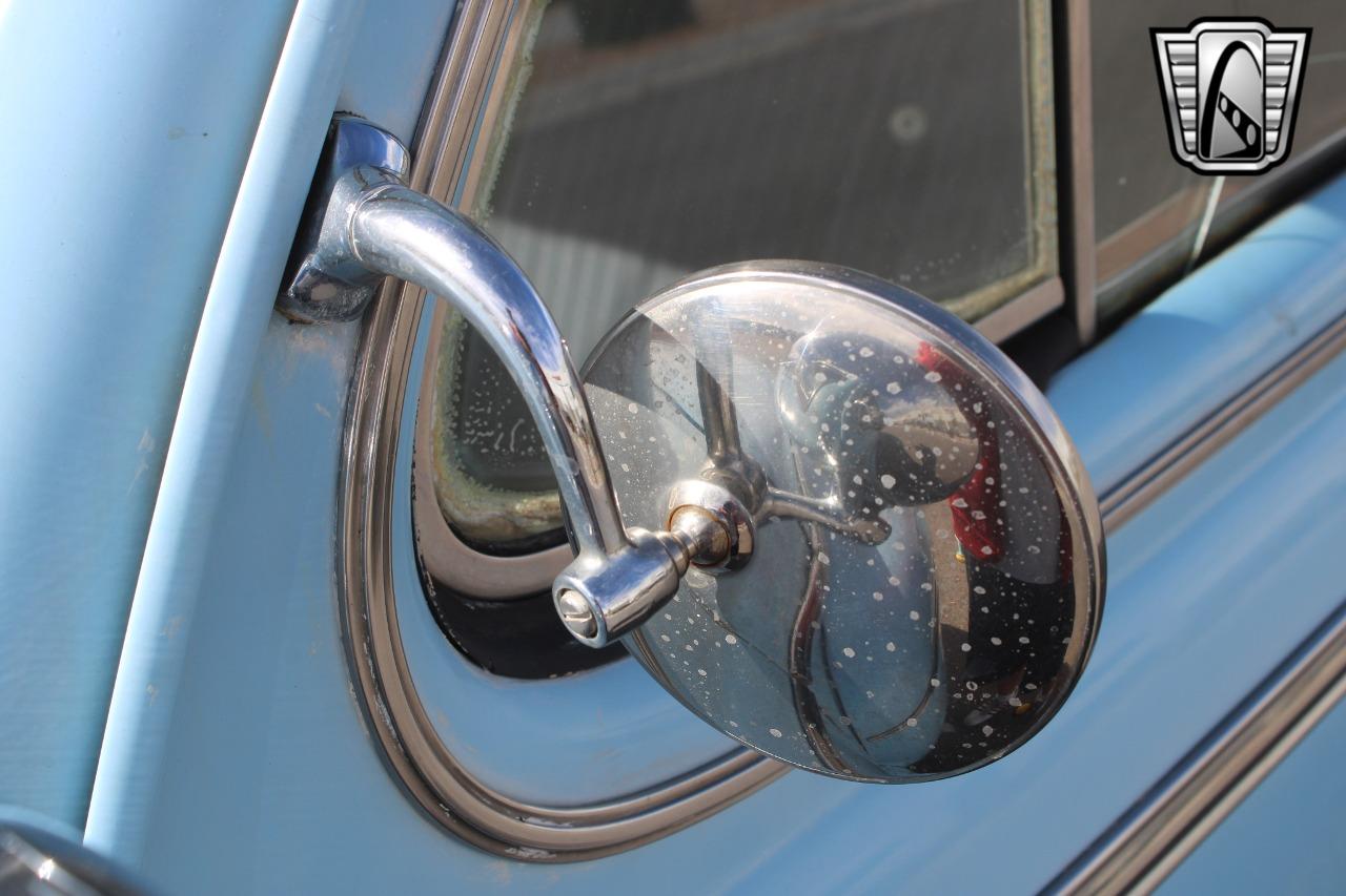 1947 Ford Super Deluxe