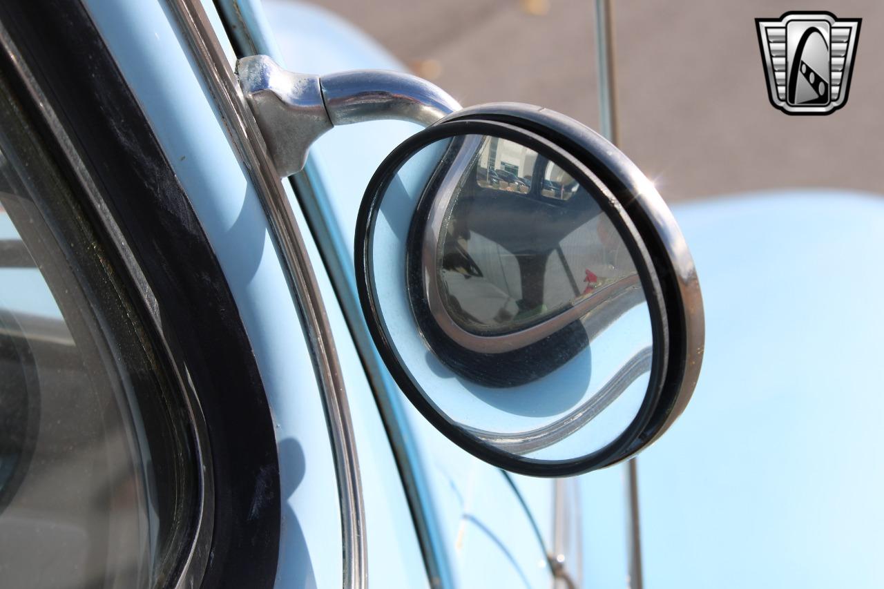 1947 Ford Super Deluxe