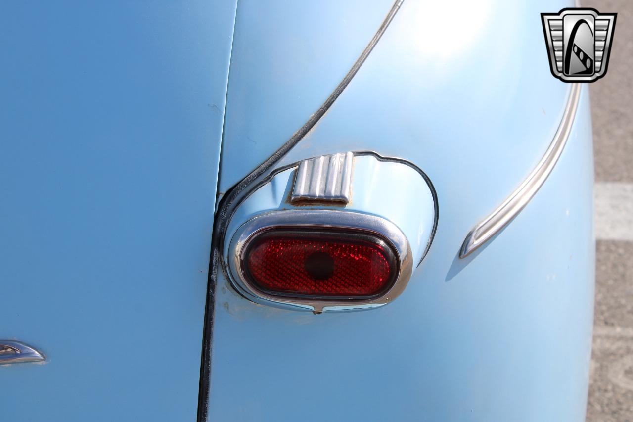 1947 Ford Super Deluxe