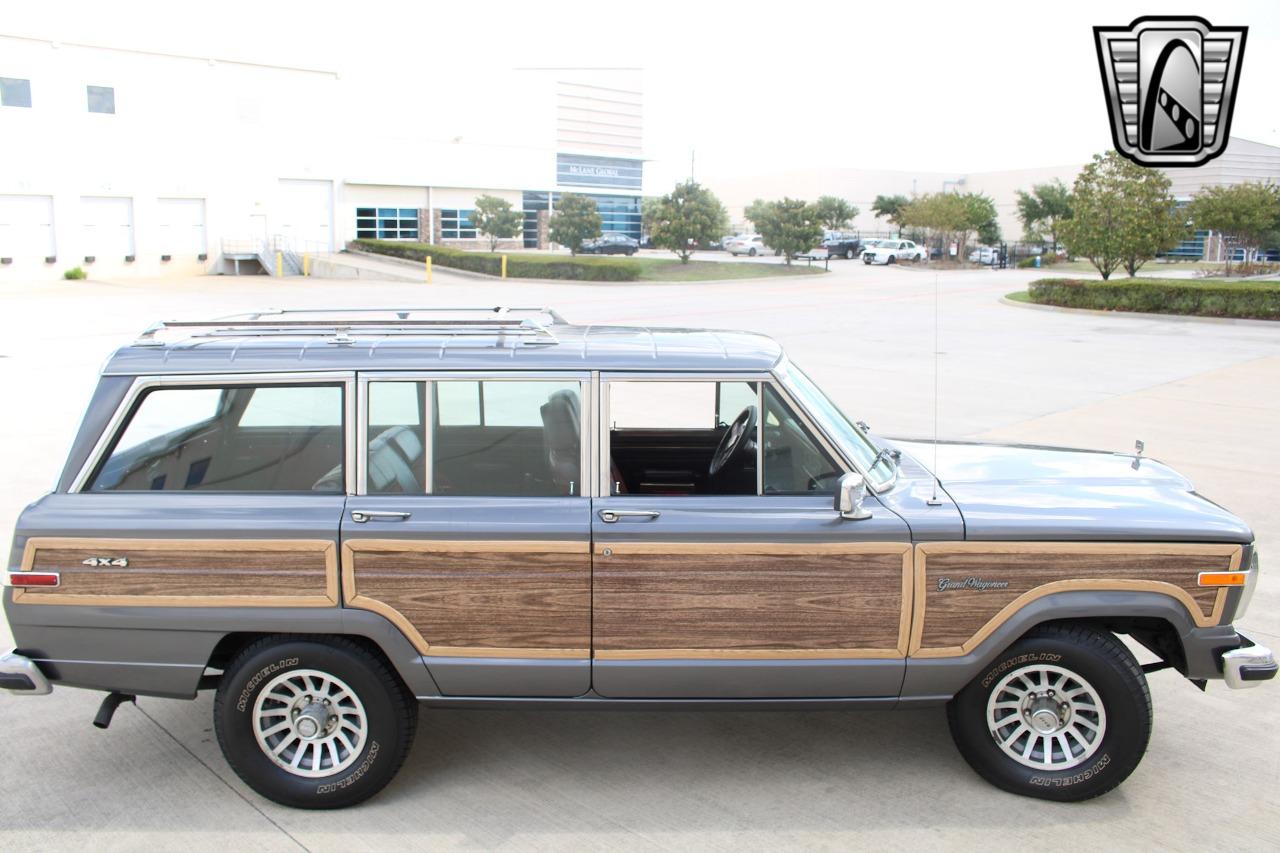 1989 Jeep Grand Wagoneer