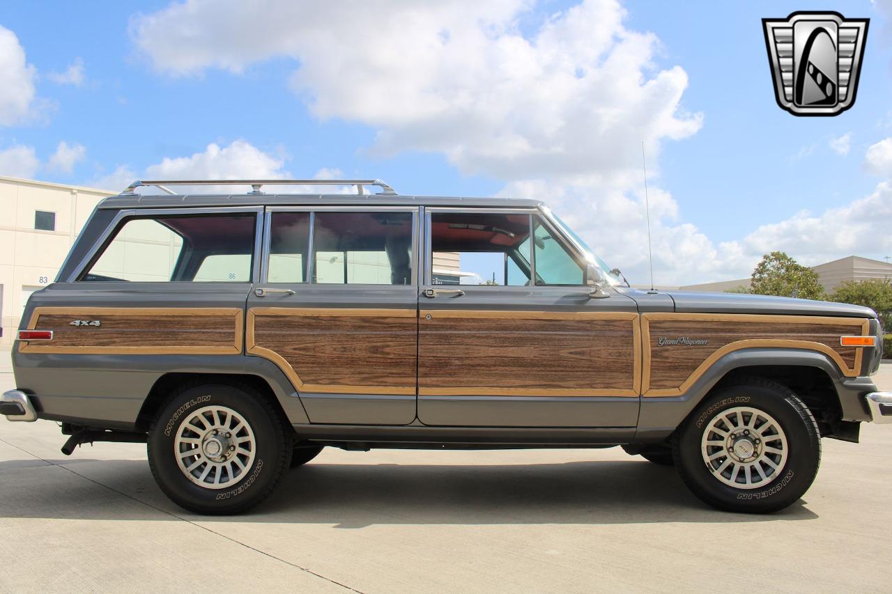 1989 Jeep Grand Wagoneer