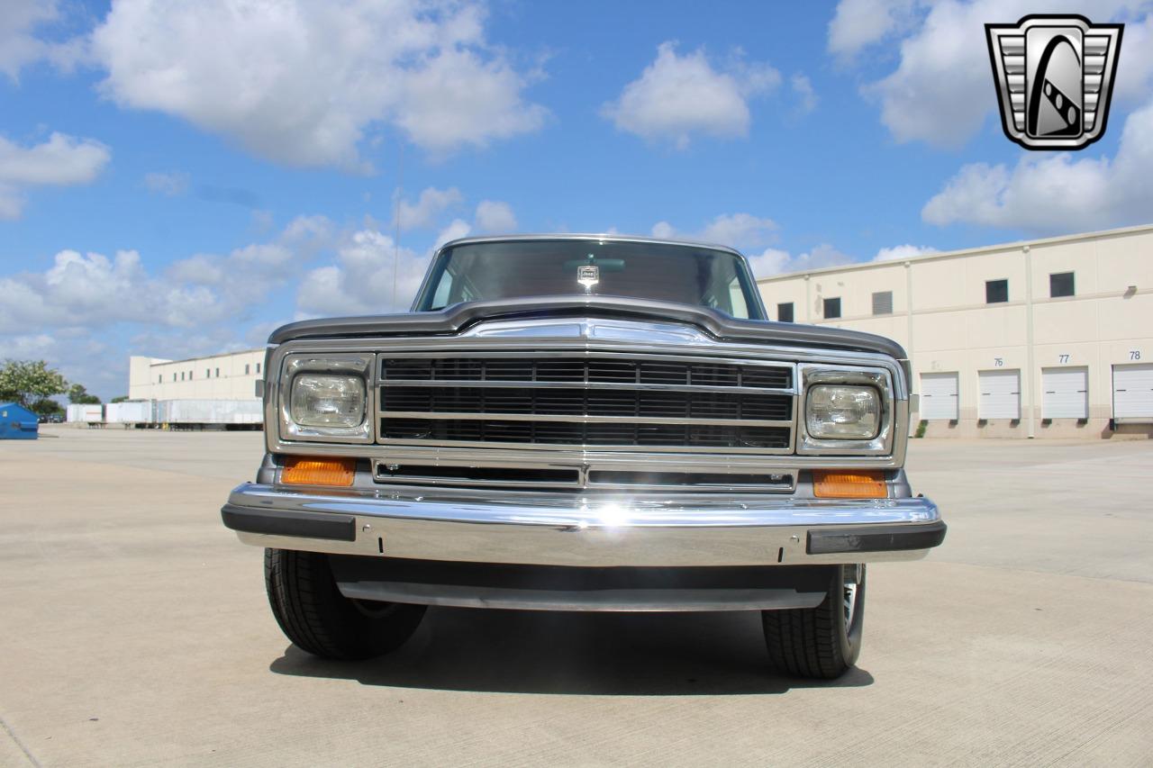 1989 Jeep Grand Wagoneer